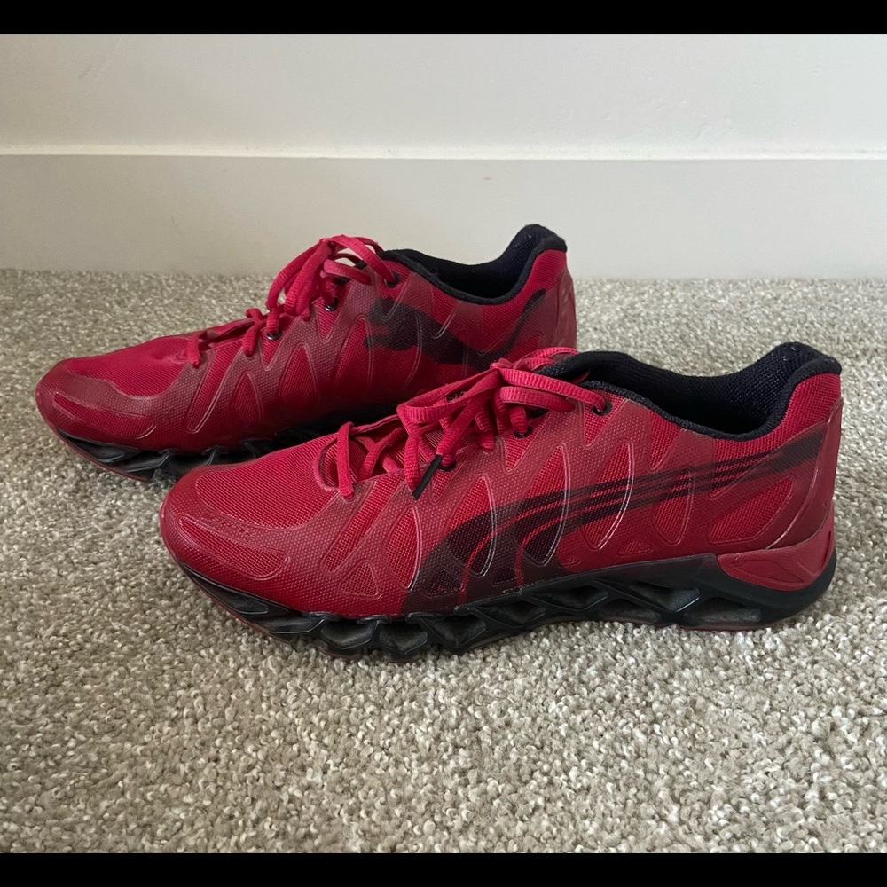 PUMA Vertex Nightcat Men’s Athletic Sneaker Size 10.5 Red/Black